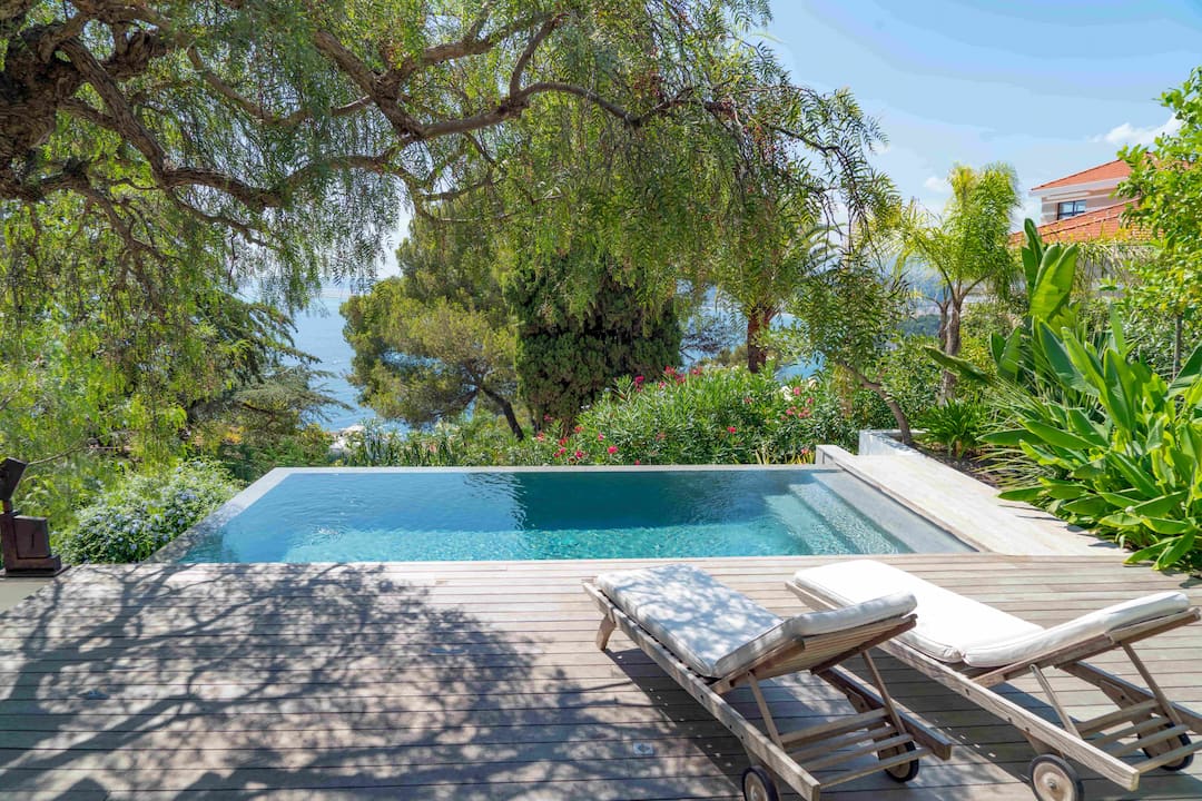 Piscine avec plage en bois Piscine avec plage en bois