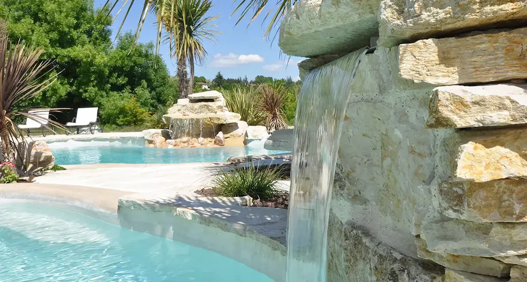 Rocher décoratif pour une ambiance naturelle