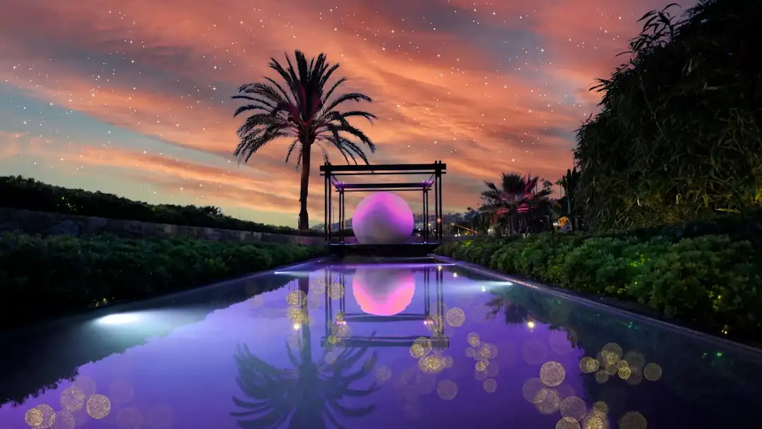 Magnifique piscine de nuit avec éclairage LED