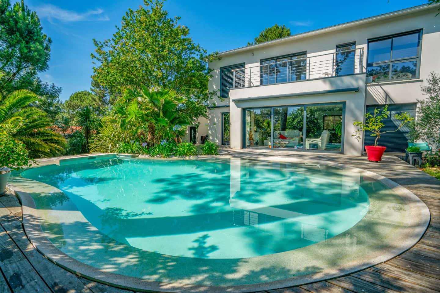 Piscine creusée de forme libre 