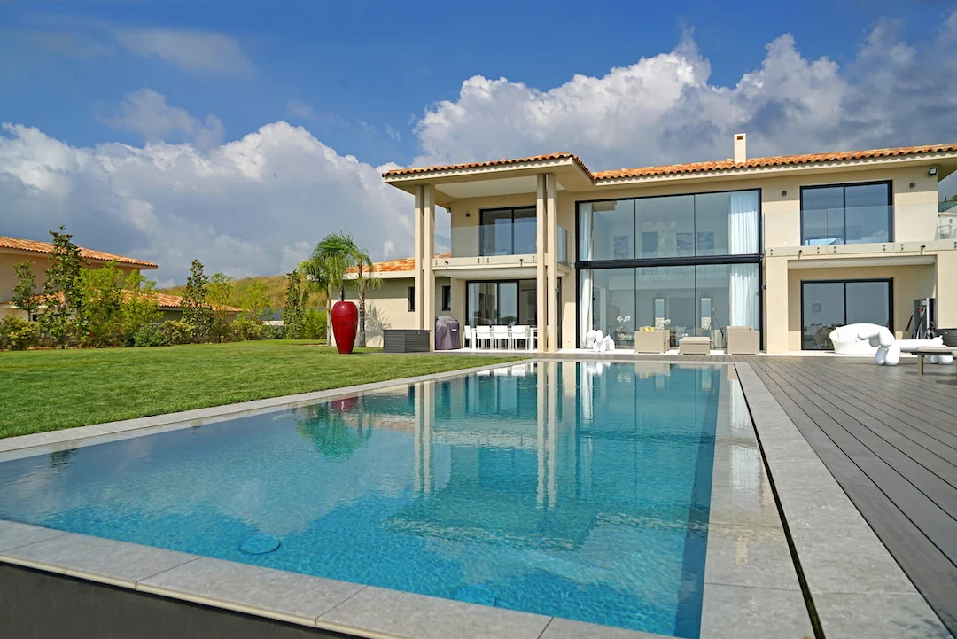 Piscine creusée miroir