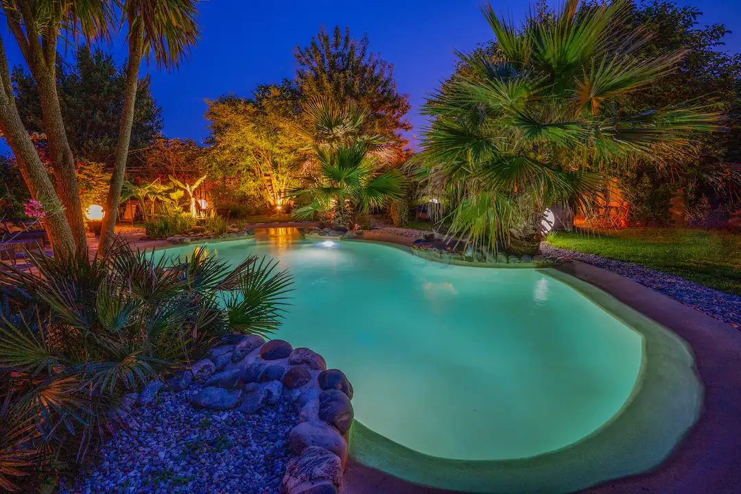 Piscine lagon creusée à Toulouse