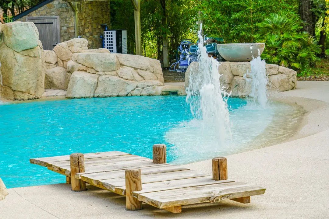 Cascade, jets et effets d’eau : une ambiance vivante