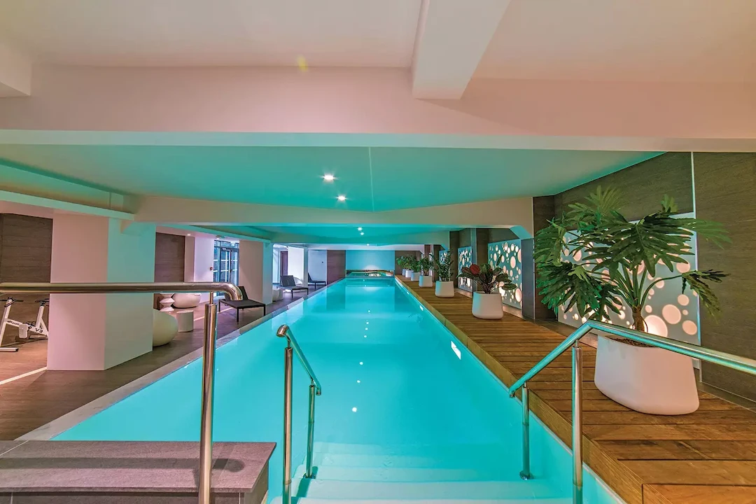 Couloir de nage intérieur