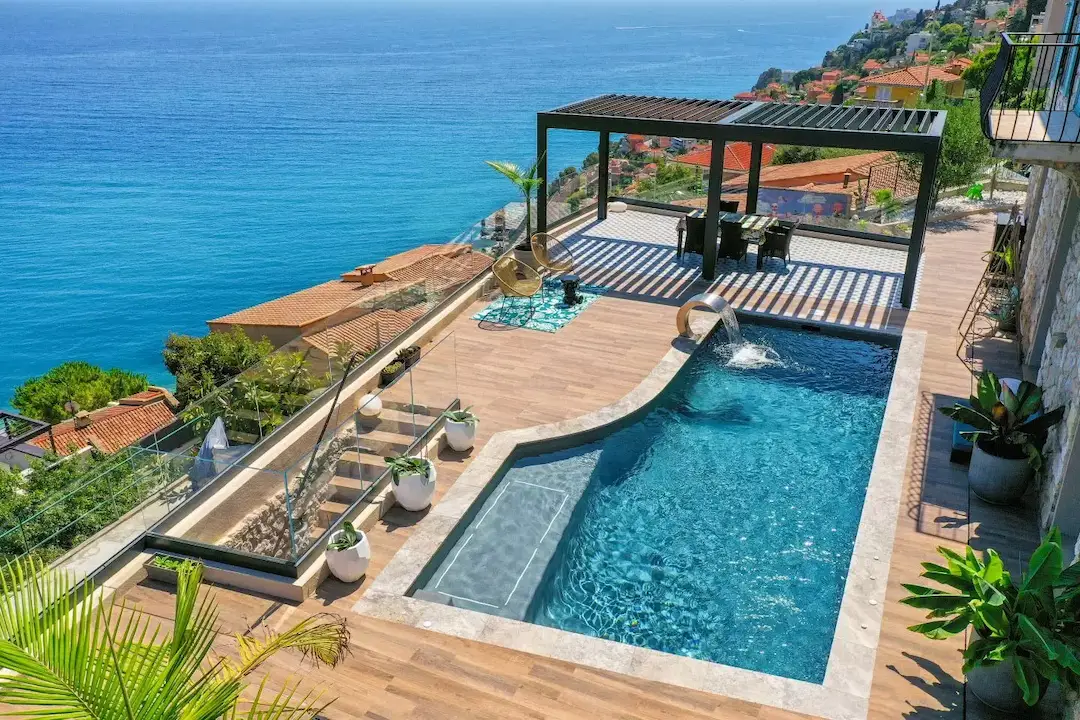 Piscine géométrique détente