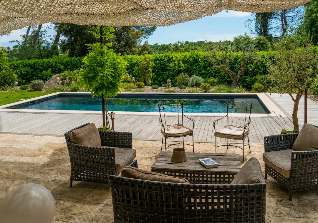 Piscine 9x4 avec une structure conçue pour durer des décennies