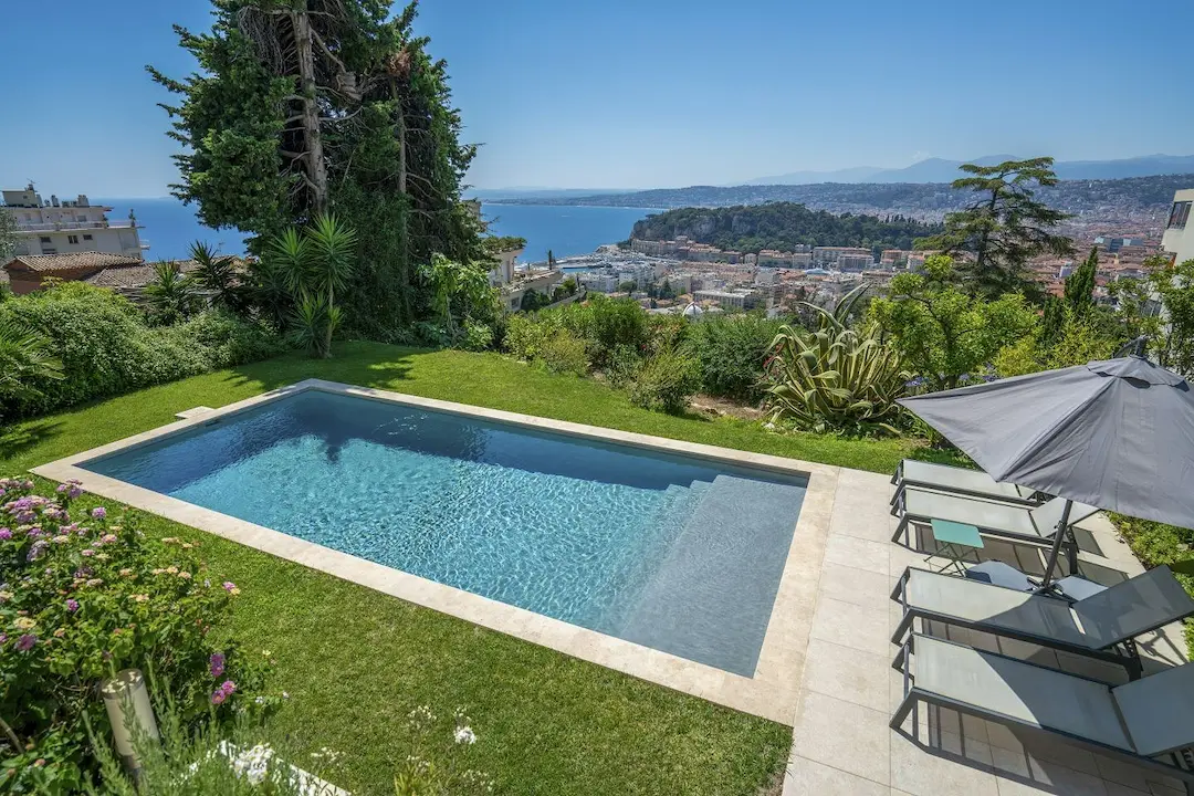 Pourquoi choisir une piscine 9x4 ? La dimension parfaite