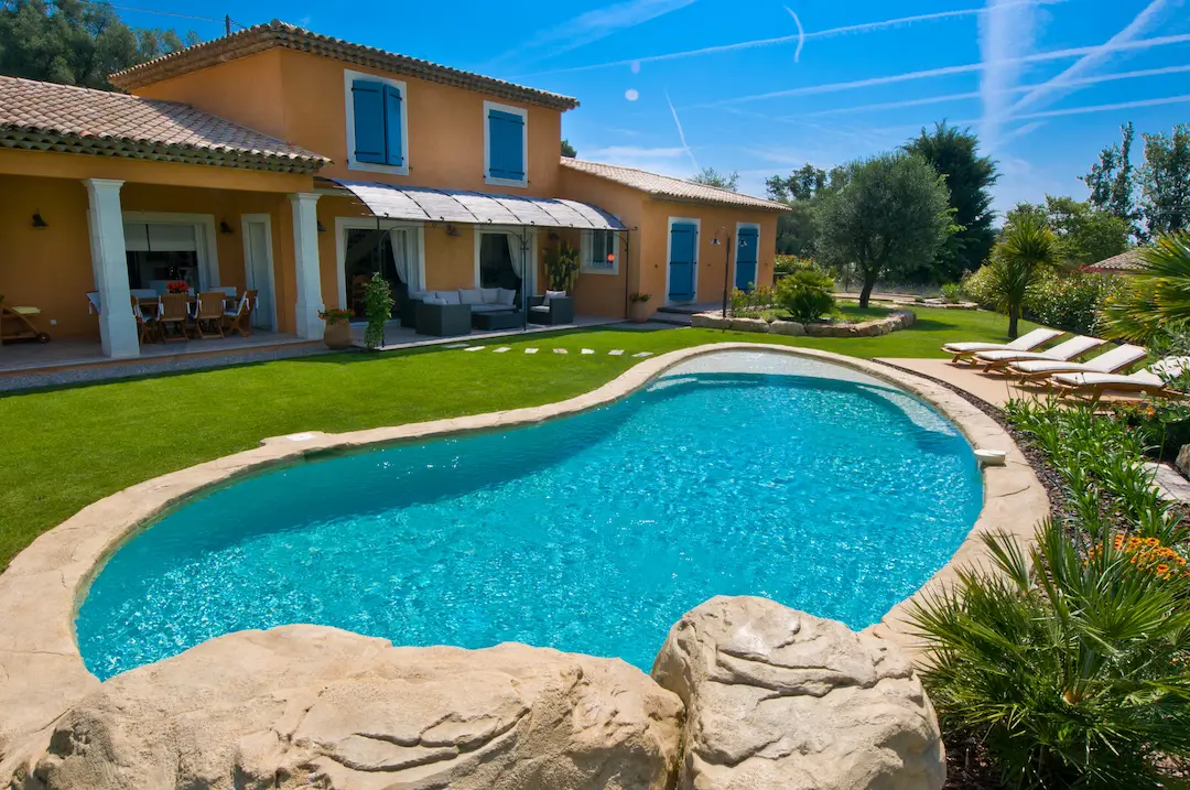 Piscine 9x4 : un investissement plaisir… et patrimonial