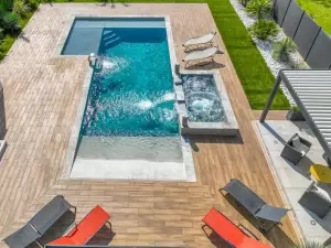 piscine-creusee-equipee